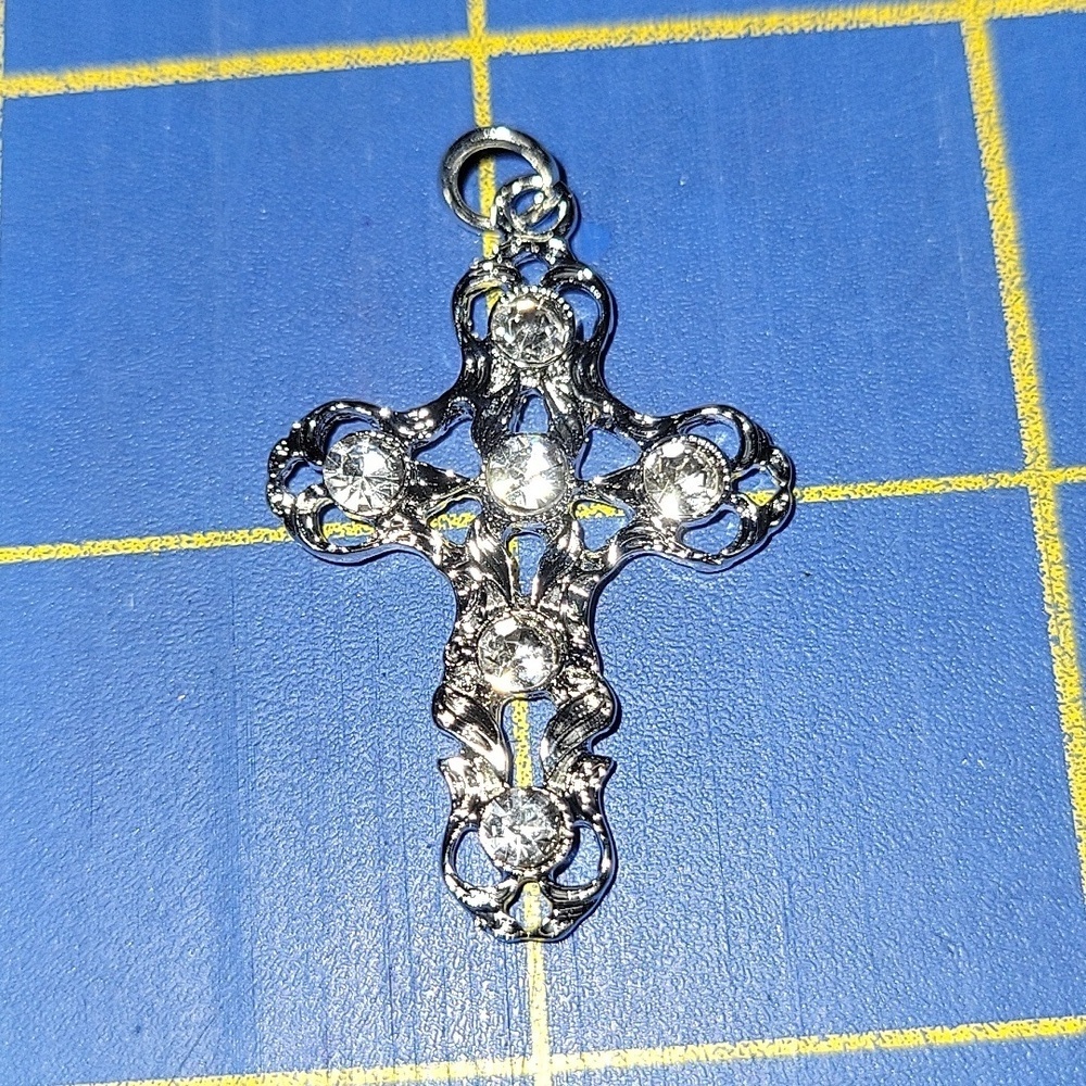 La Ti Da Handmade Creations Cross Pendant 1.5"